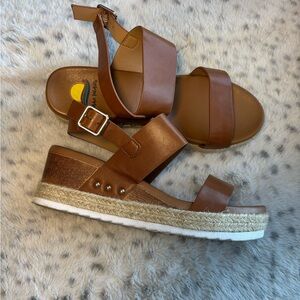 Elegant Tan Women's Platform Sandals